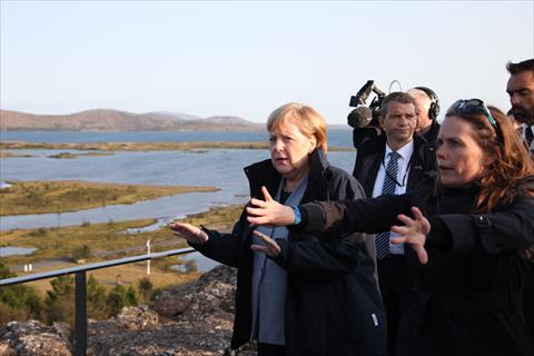 ميركل تجري محادثات في أيسلندا حول قضايا المناخ والسياسة الدولية